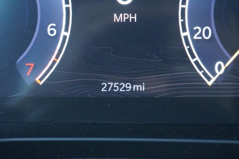 Jeep Grand Cherokee L Vehicle Full-screen Gallery Image 41