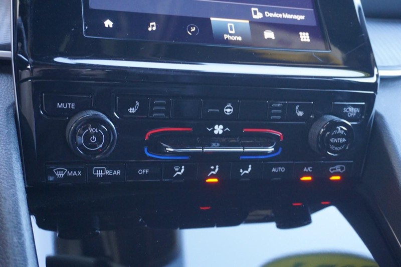 Jeep Grand Cherokee L Vehicle Full-screen Gallery Image 44