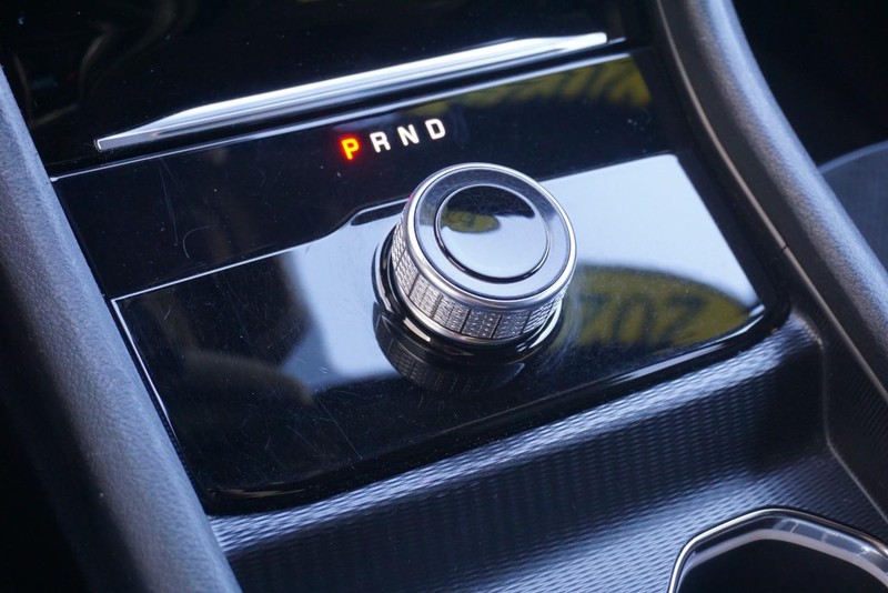 Jeep Grand Cherokee L Vehicle Full-screen Gallery Image 46