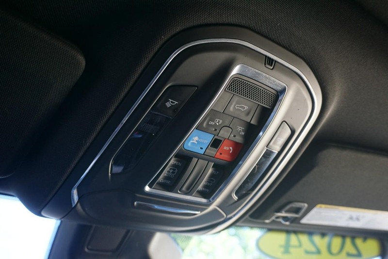 Jeep Grand Cherokee L Vehicle Full-screen Gallery Image 52