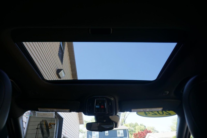 Jeep Grand Cherokee L Vehicle Full-screen Gallery Image 54