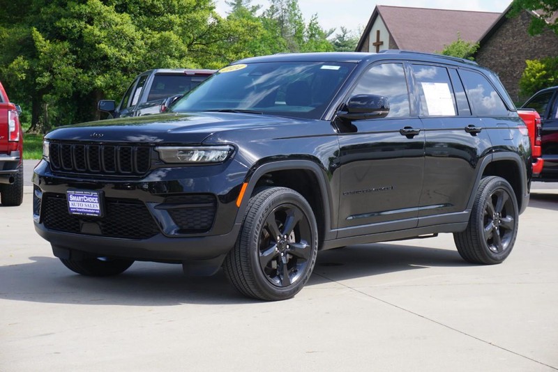 Jeep Grand Cherokee Vehicle Full-screen Gallery Image 07