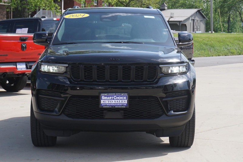 Jeep Grand Cherokee Vehicle Full-screen Gallery Image 08