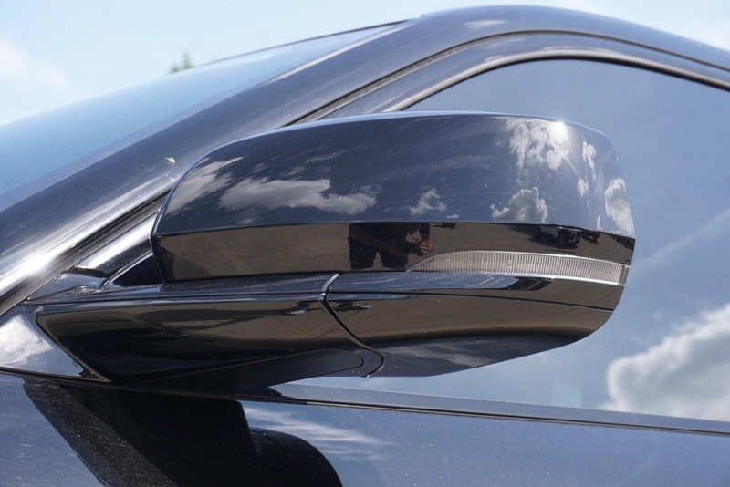 Jeep Grand Cherokee Vehicle Full-screen Gallery Image 12
