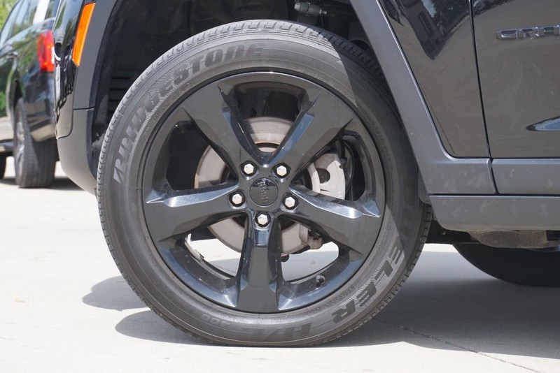 Jeep Grand Cherokee Vehicle Full-screen Gallery Image 14