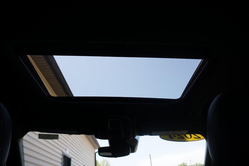 Jeep Grand Cherokee Vehicle Full-screen Gallery Image 34