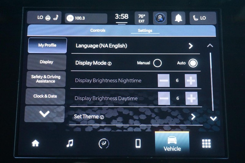 Jeep Grand Cherokee Vehicle Full-screen Gallery Image 46