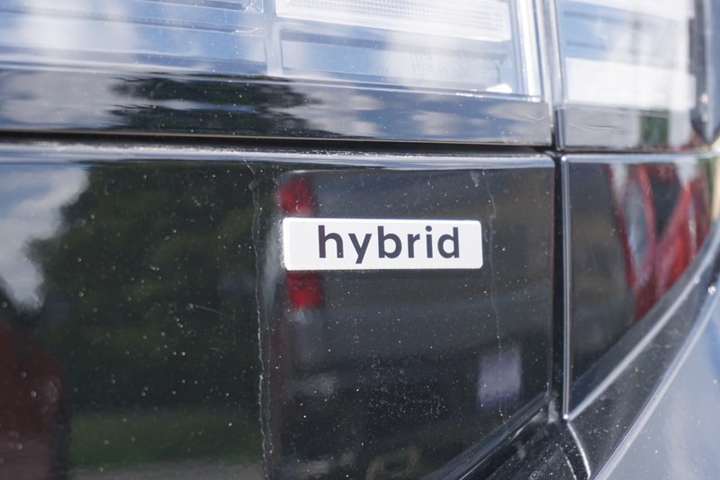 Hyundai Sonata Hybrid Vehicle Full-screen Gallery Image 19