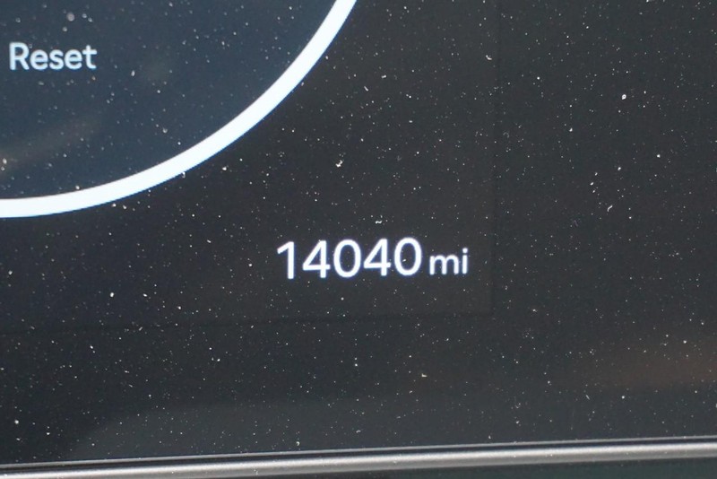 Hyundai Sonata Hybrid Vehicle Full-screen Gallery Image 42