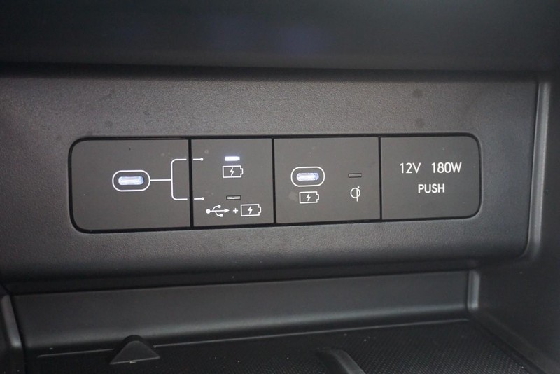 Hyundai Sonata Hybrid Vehicle Full-screen Gallery Image 46