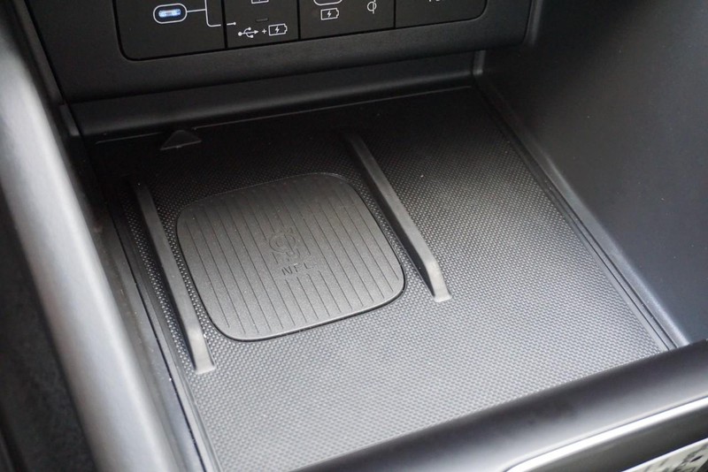 Hyundai Sonata Hybrid Vehicle Full-screen Gallery Image 47