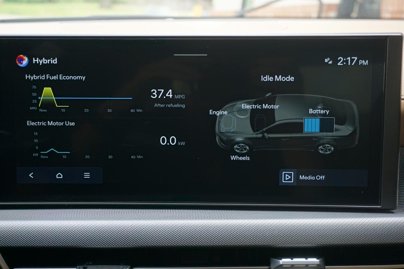 Hyundai Sonata Hybrid Vehicle Full-screen Gallery Image 52