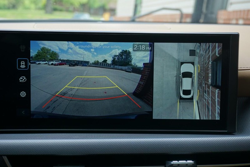 Hyundai Sonata Hybrid Vehicle Full-screen Gallery Image 56