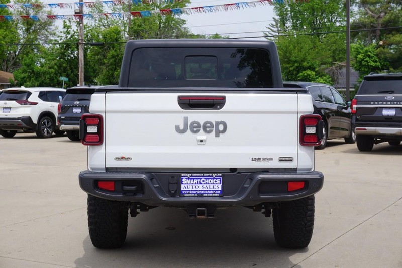 Jeep Gladiator Vehicle Full-screen Gallery Image 04