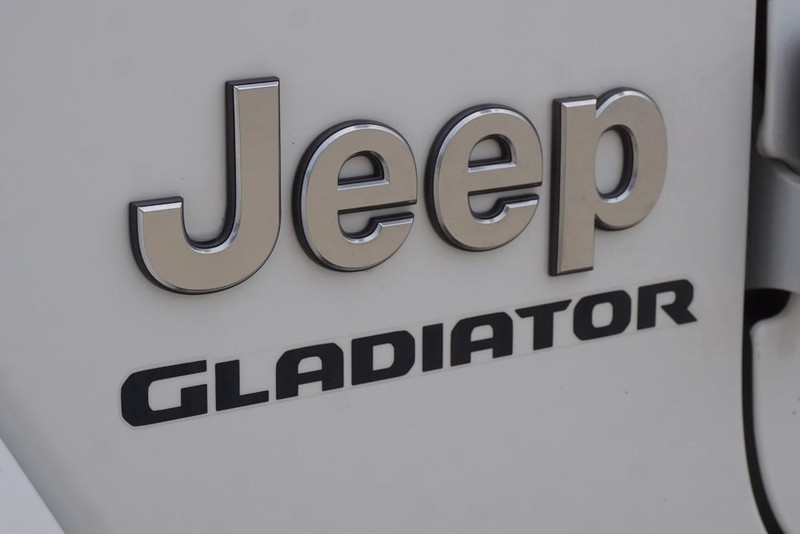 Jeep Gladiator Vehicle Full-screen Gallery Image 13