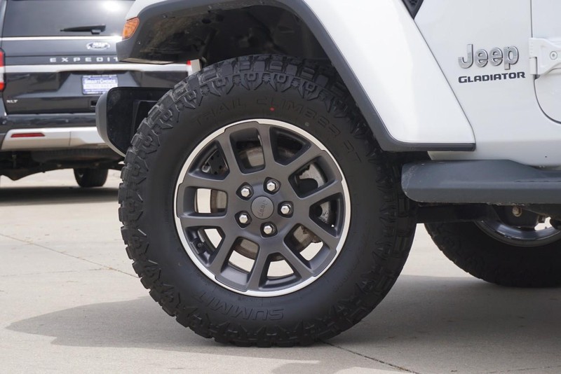 Jeep Gladiator Vehicle Full-screen Gallery Image 17