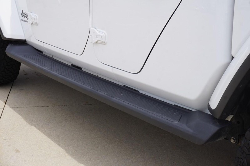 Jeep Gladiator Vehicle Full-screen Gallery Image 18