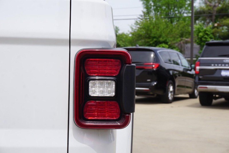 Jeep Gladiator Vehicle Full-screen Gallery Image 22