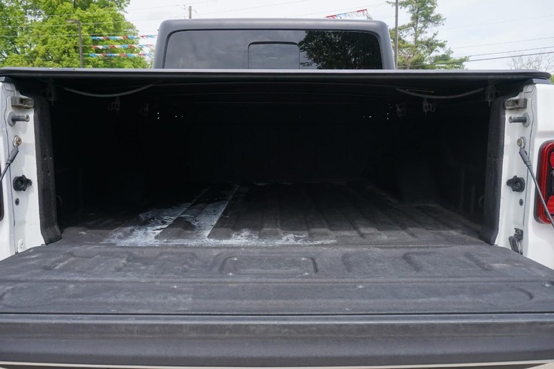 Jeep Gladiator Vehicle Full-screen Gallery Image 26