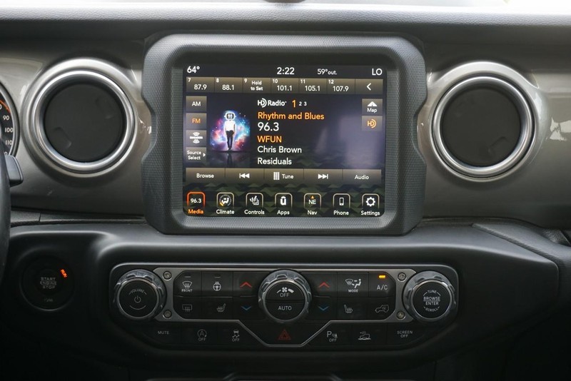 Jeep Gladiator Vehicle Full-screen Gallery Image 39