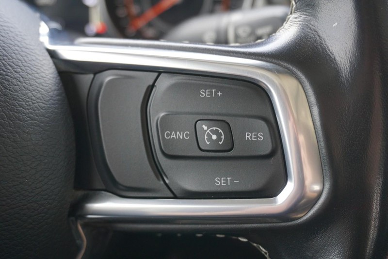 Jeep Gladiator Vehicle Full-screen Gallery Image 43