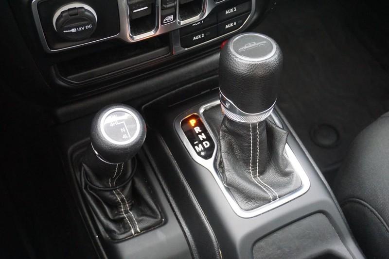 Jeep Gladiator Vehicle Full-screen Gallery Image 51