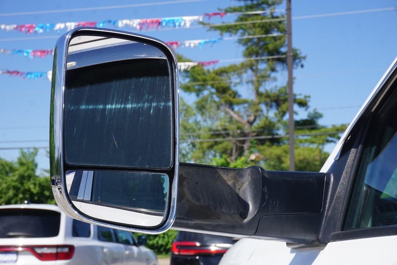 Ram 1500 Vehicle Full-screen Gallery Image 19