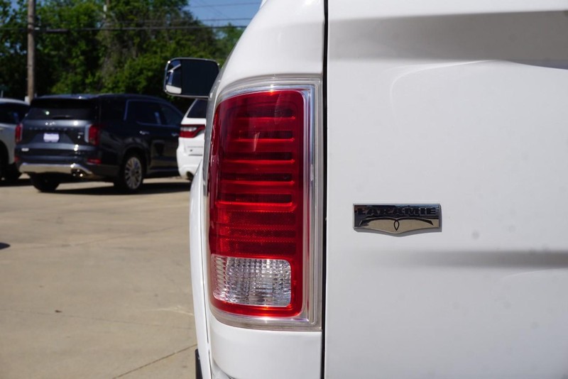 Ram 1500 Vehicle Full-screen Gallery Image 21