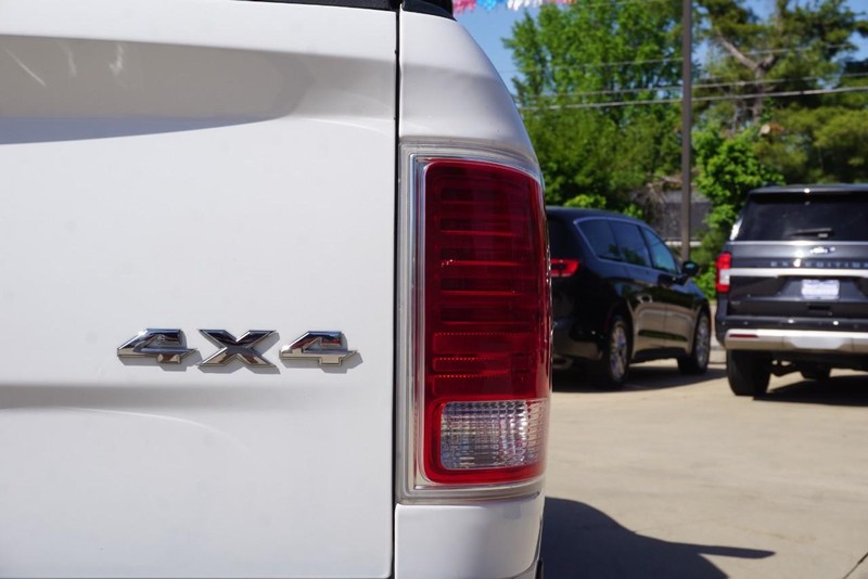 Ram 1500 Vehicle Full-screen Gallery Image 22