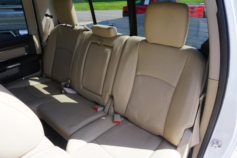 Ram 1500 Vehicle Full-screen Gallery Image 32