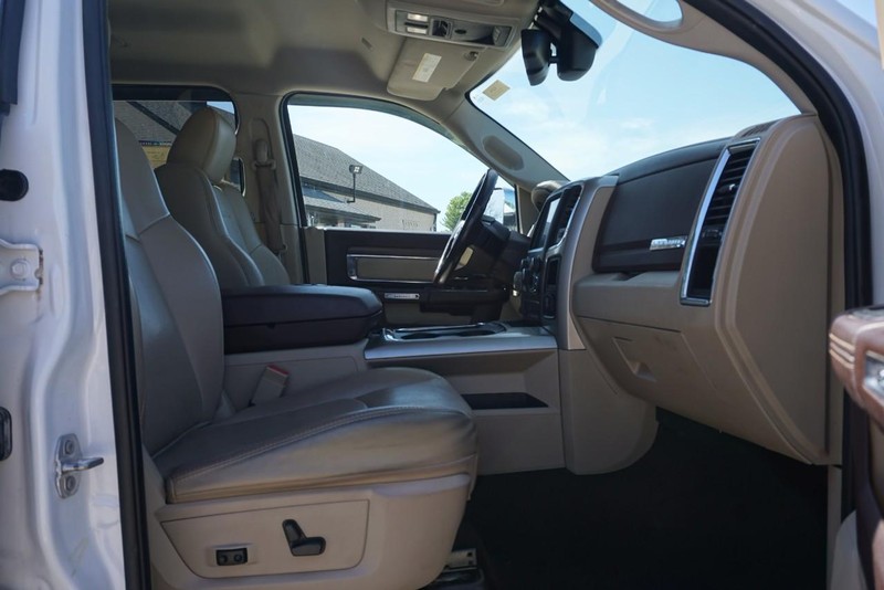 Ram 1500 Vehicle Full-screen Gallery Image 35