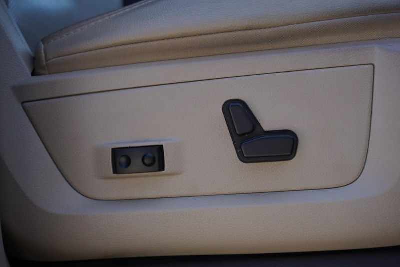 Ram 1500 Vehicle Full-screen Gallery Image 36