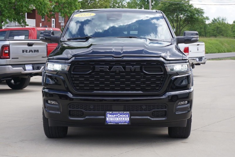 Ram 1500 Vehicle Full-screen Gallery Image 08
