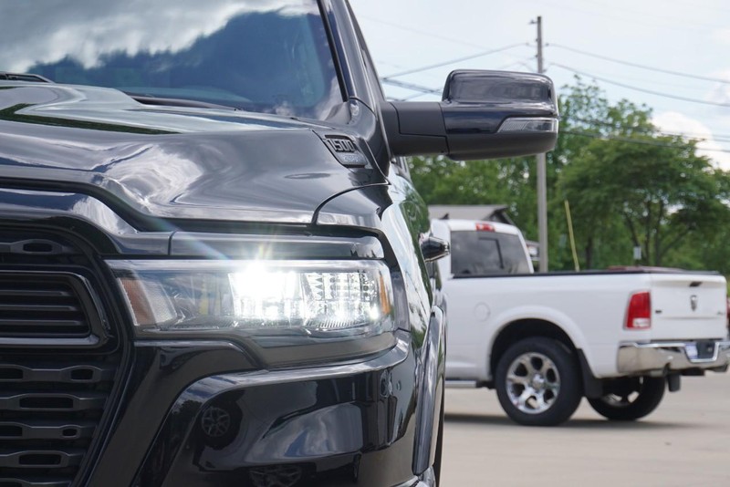 Ram 1500 Vehicle Full-screen Gallery Image 10