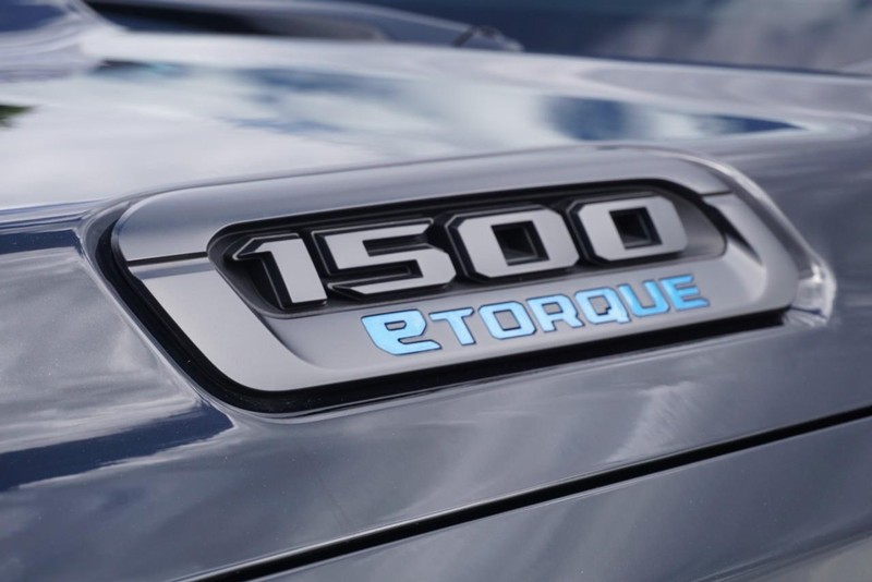 Ram 1500 Vehicle Full-screen Gallery Image 12