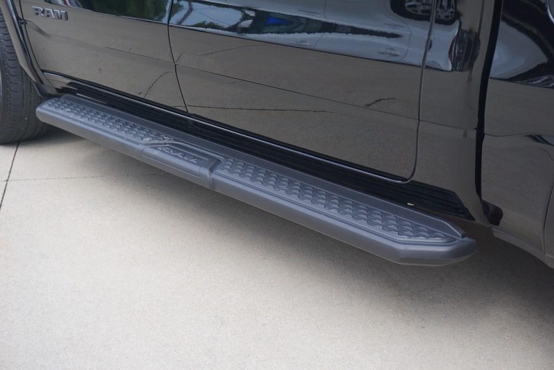 Ram 1500 Vehicle Full-screen Gallery Image 17