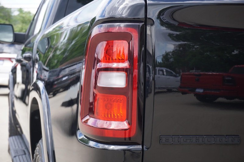 Ram 1500 Vehicle Full-screen Gallery Image 20