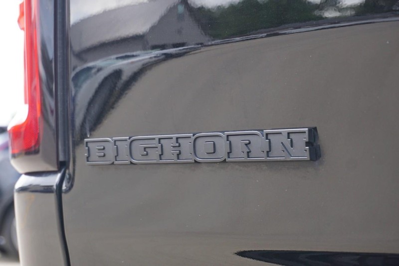 Ram 1500 Vehicle Full-screen Gallery Image 22