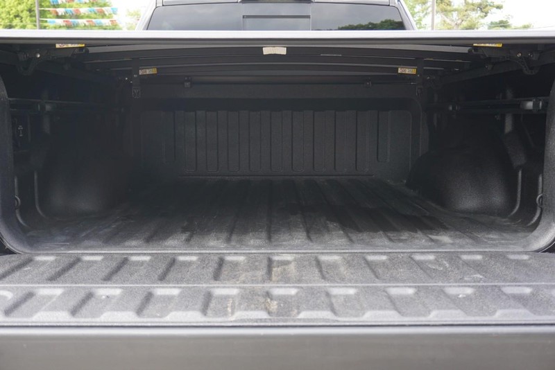 Ram 1500 Vehicle Full-screen Gallery Image 25
