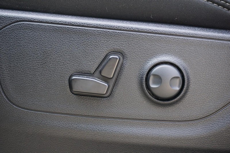 Ram 1500 Vehicle Full-screen Gallery Image 27