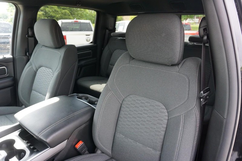 Ram 1500 Vehicle Full-screen Gallery Image 28