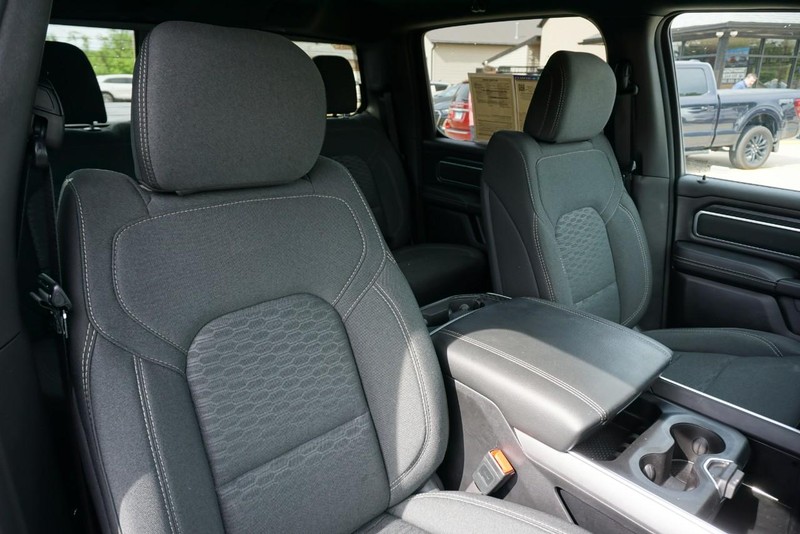 Ram 1500 Vehicle Full-screen Gallery Image 34