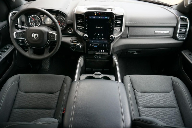 Ram 1500 Vehicle Full-screen Gallery Image 35