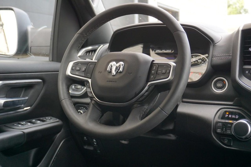Ram 1500 Vehicle Full-screen Gallery Image 36