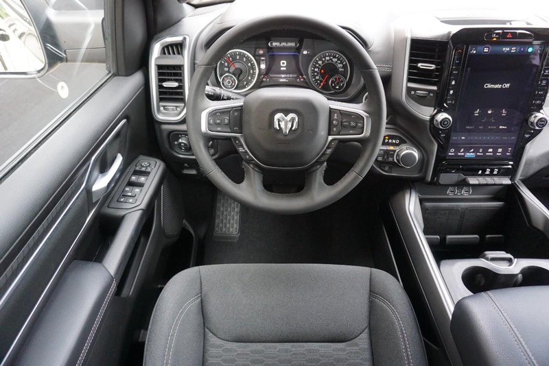Ram 1500 Vehicle Full-screen Gallery Image 40