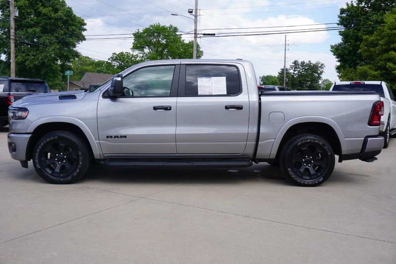 Ram 1500 Vehicle Full-screen Gallery Image 06