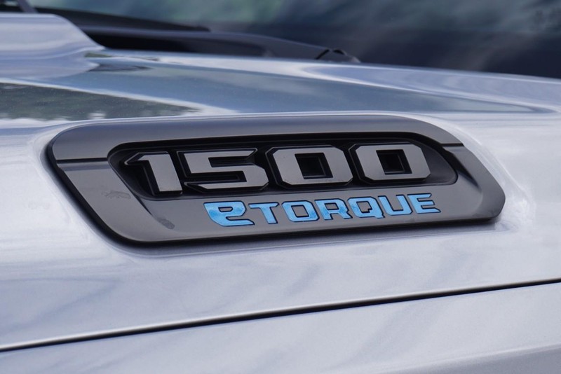 Ram 1500 Vehicle Full-screen Gallery Image 12