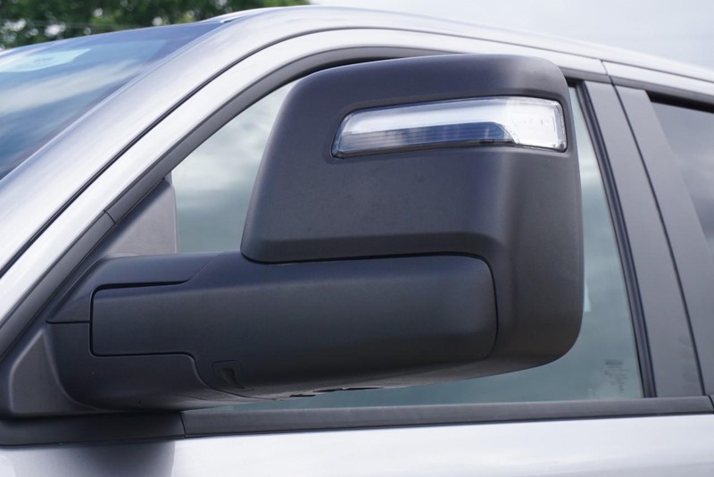 Ram 1500 Vehicle Full-screen Gallery Image 13