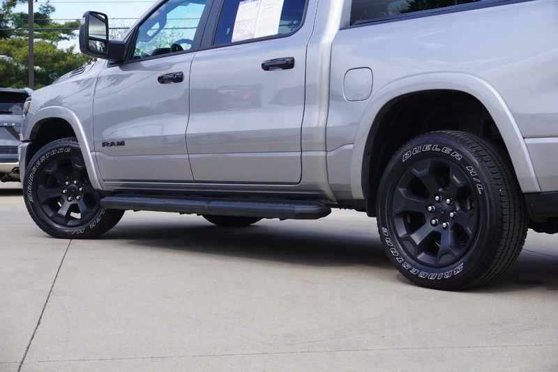 Ram 1500 Vehicle Full-screen Gallery Image 15