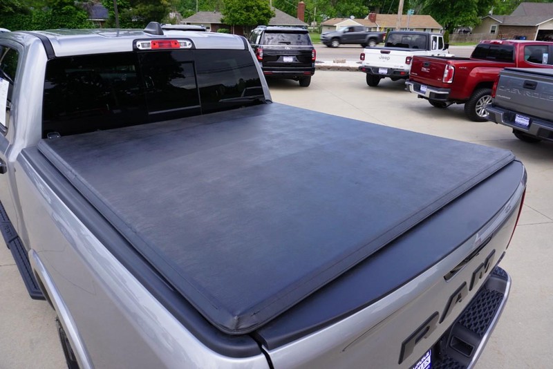 Ram 1500 Vehicle Full-screen Gallery Image 19